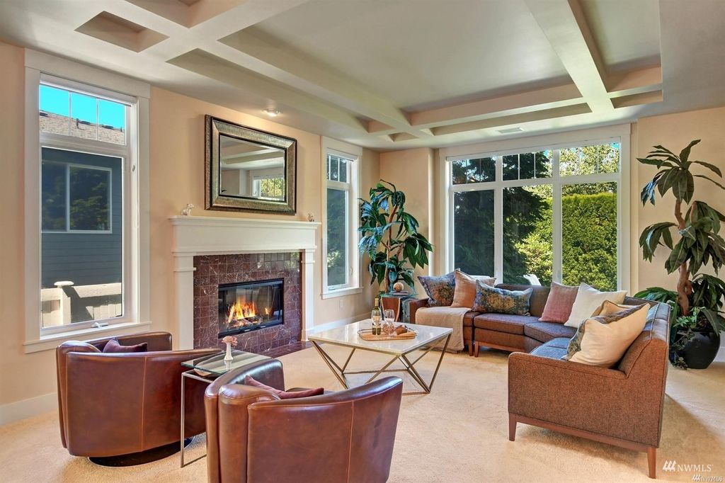 Photo of 11103 NE 60th Street, Kirkland, WA 98033 (MLS # 1985369)