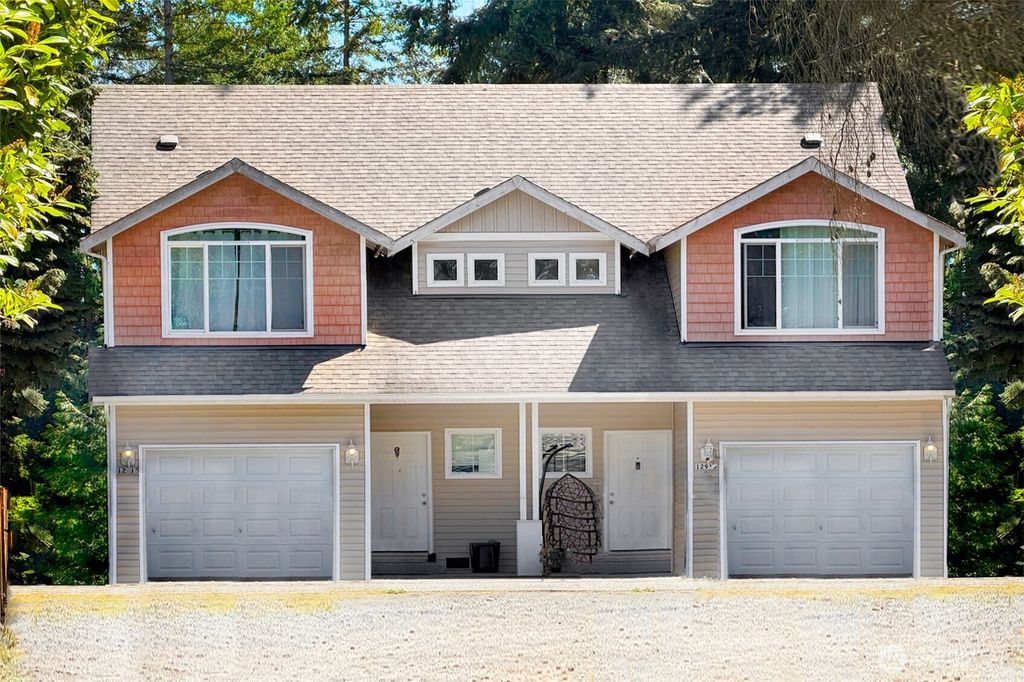 Photo of 12915 14th Drive SE, Everett, WA 98208 (MLS # 2537499)