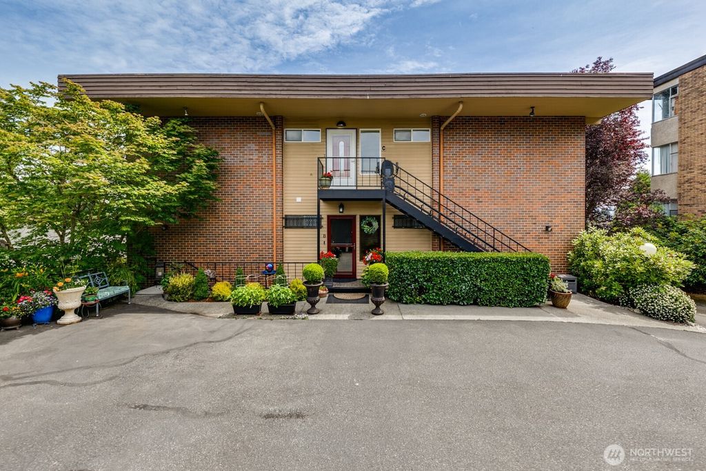 Photo of 5120 Beaumont Drive #C, Everett, WA 98203 (MLS # 2541693)