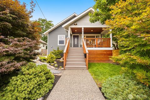 Photo of 7623 46th Avenue S, Seattle, WA 98118 (MLS # 2556327)