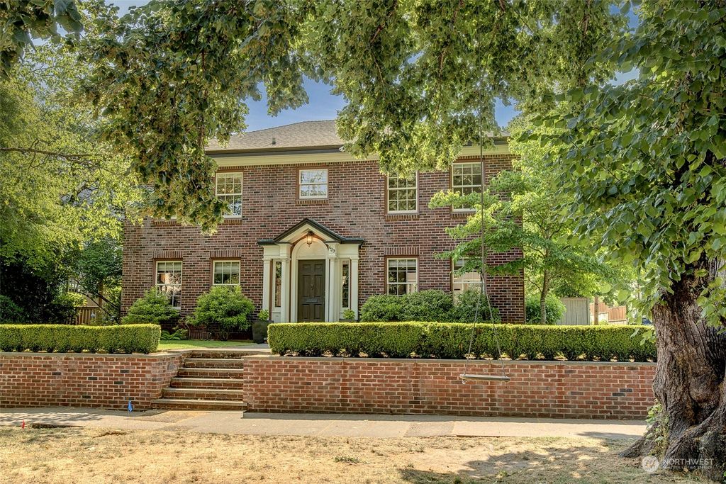 Photo of 429 35th Avenue, Seattle, WA 98122 (MLS # 2164902)