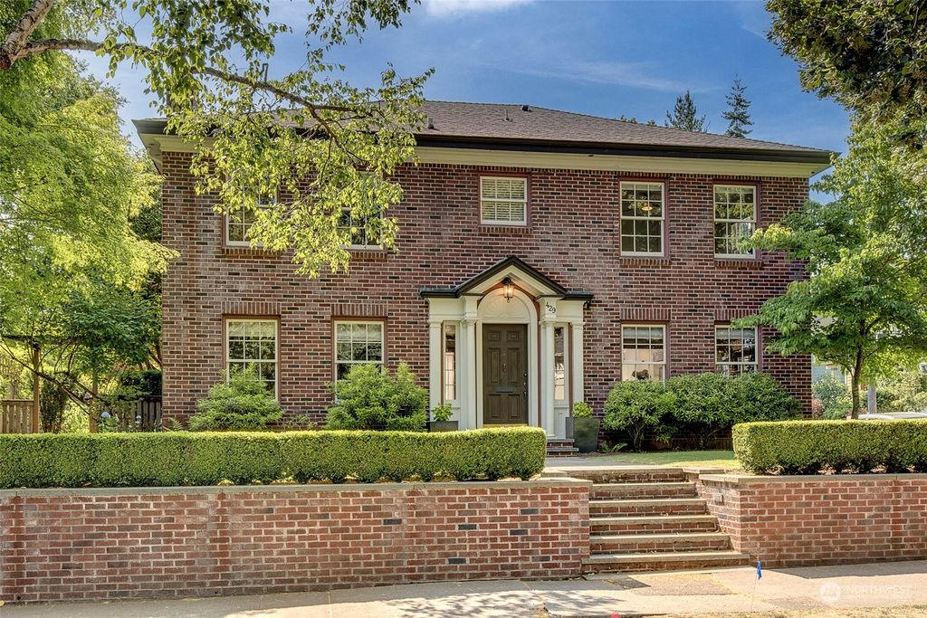 Photo of 429 35th Avenue, Seattle, WA 98122 (MLS # 2164902)