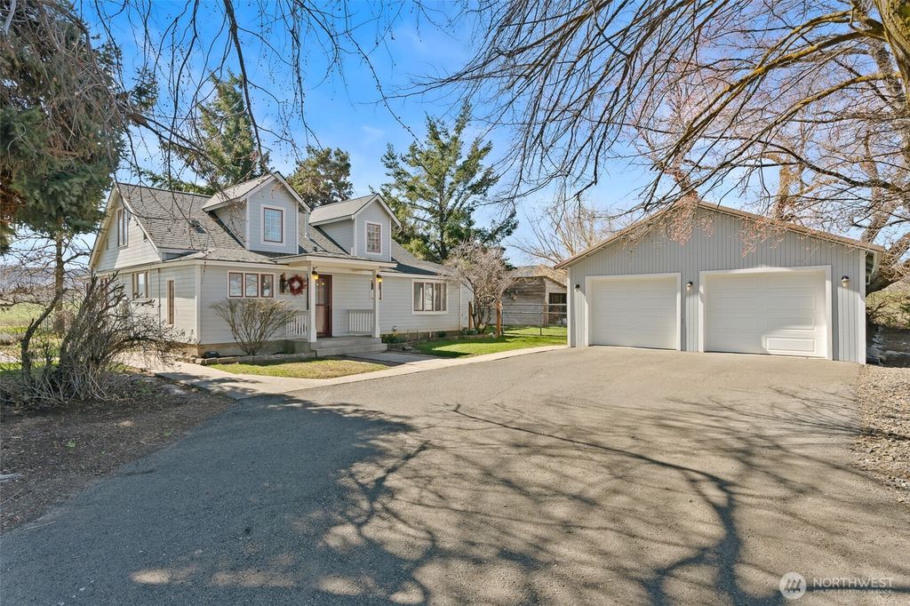 Photo of 5950 S Thorp Highway, Ellensburg, WA 98926 (MLS # 2497722)