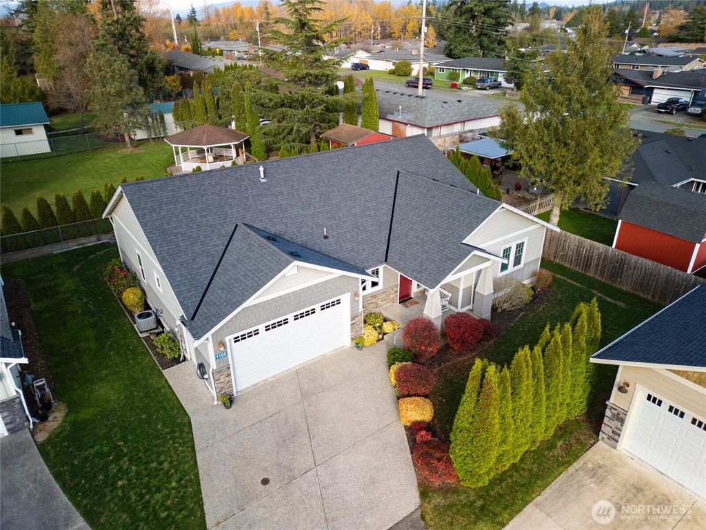 Photo of 1100 Harmony Lane, Mount Vernon, WA 98274 (MLS # 2467560)