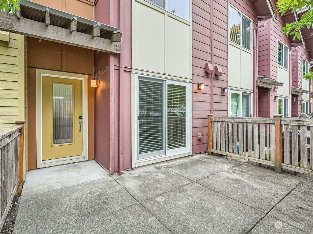 Photo of 101 Sky Ridge Road NW #502, Issaquah, WA 98027 (MLS # 2173751)