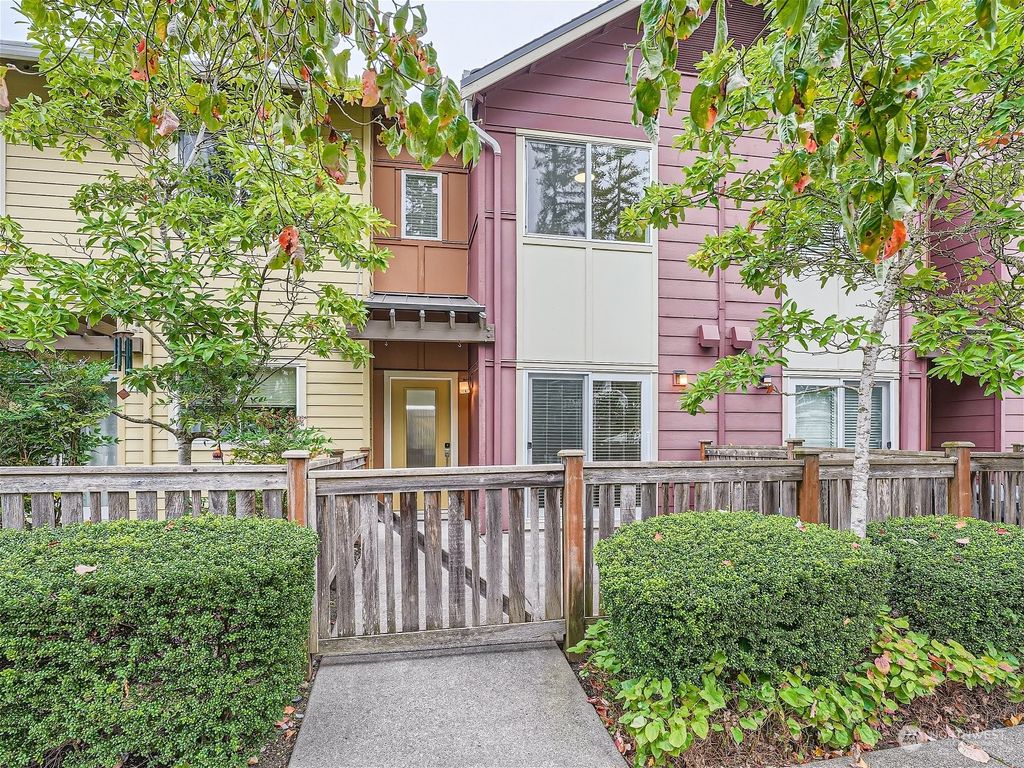 Photo of 101 Sky Ridge Road NW #502, Issaquah, WA 98027 (MLS # 2173751)