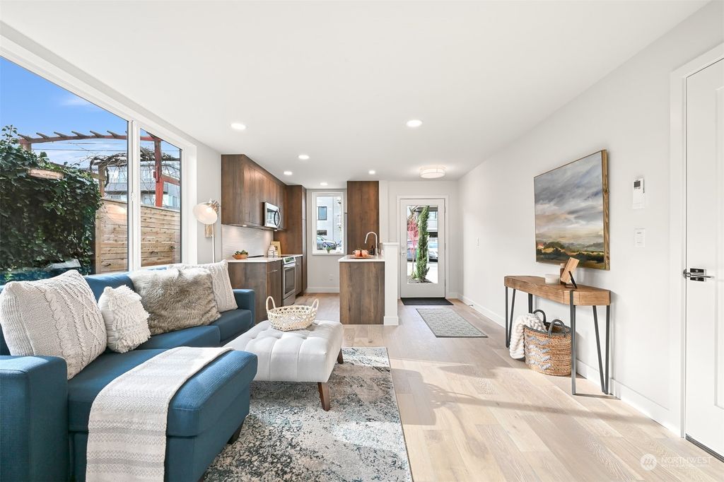 Photo of 2627 41st Avenue SW, Seattle, WA 98116 (MLS # 2200495)