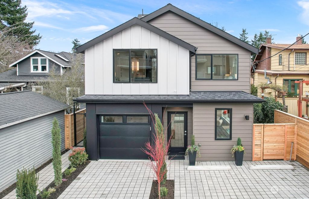 Photo of 2627 41st Avenue SW, Seattle, WA 98116 (MLS # 2200495)