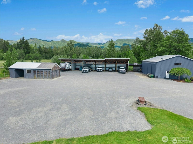 720079066 292nd Way SE