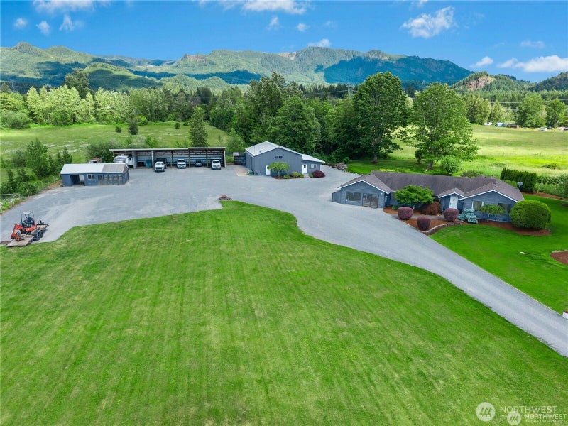 720079066 292nd Way SE