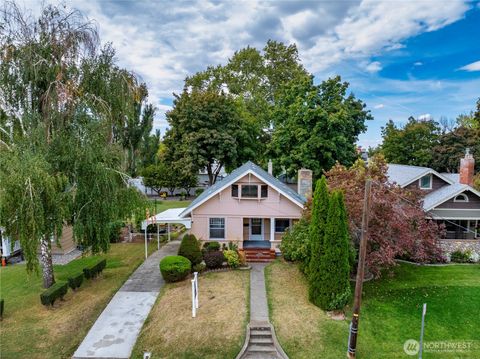 Photo of 618 2nd Avenue, Walla Walla, WA 99362 (MLS # 2441195)