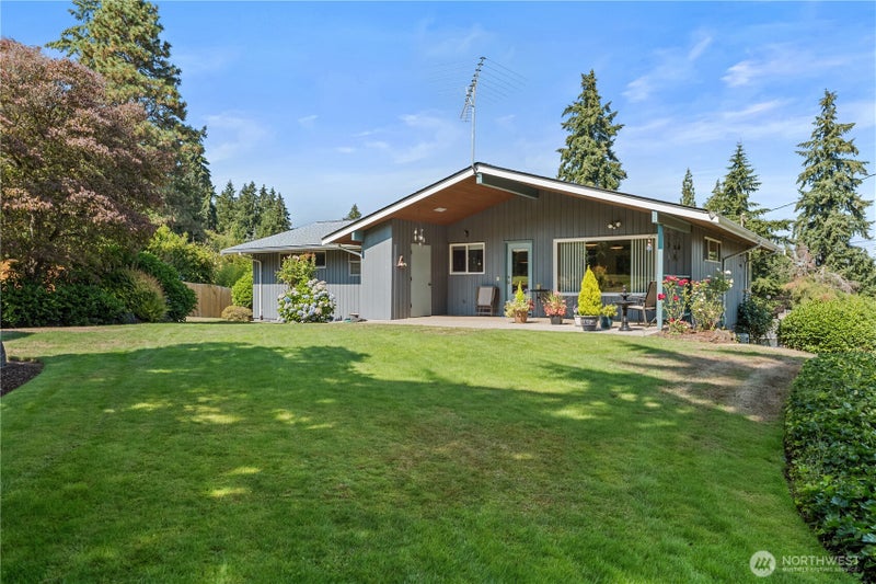 1040 Rosewood Lane