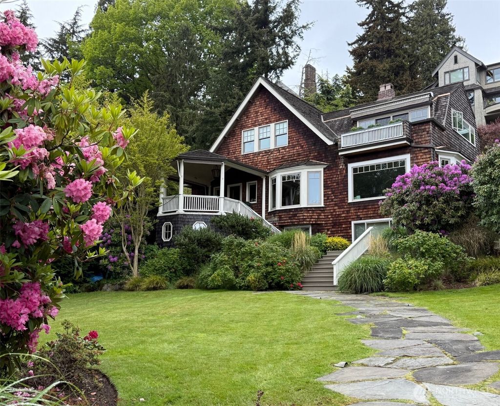 Photo of 1422 8th Avenue W, Seattle, WA 98119 (MLS # 2434439)