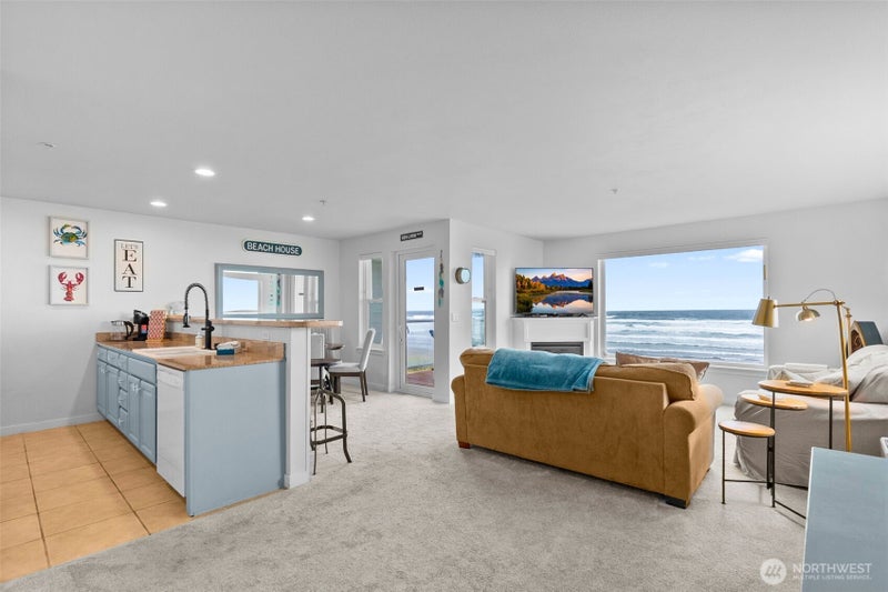 1600 W Ocean Avenue 723
