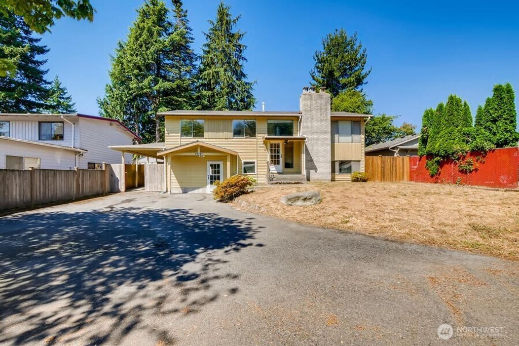 Photo of 16747 6th Avenue NE, Shoreline, WA 98155 (MLS # 2357740)