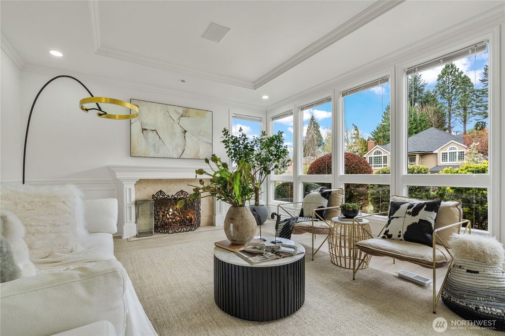 Photo of 14021 SE 64th St St, Bellevue, WA 98006 (MLS # 2504401)