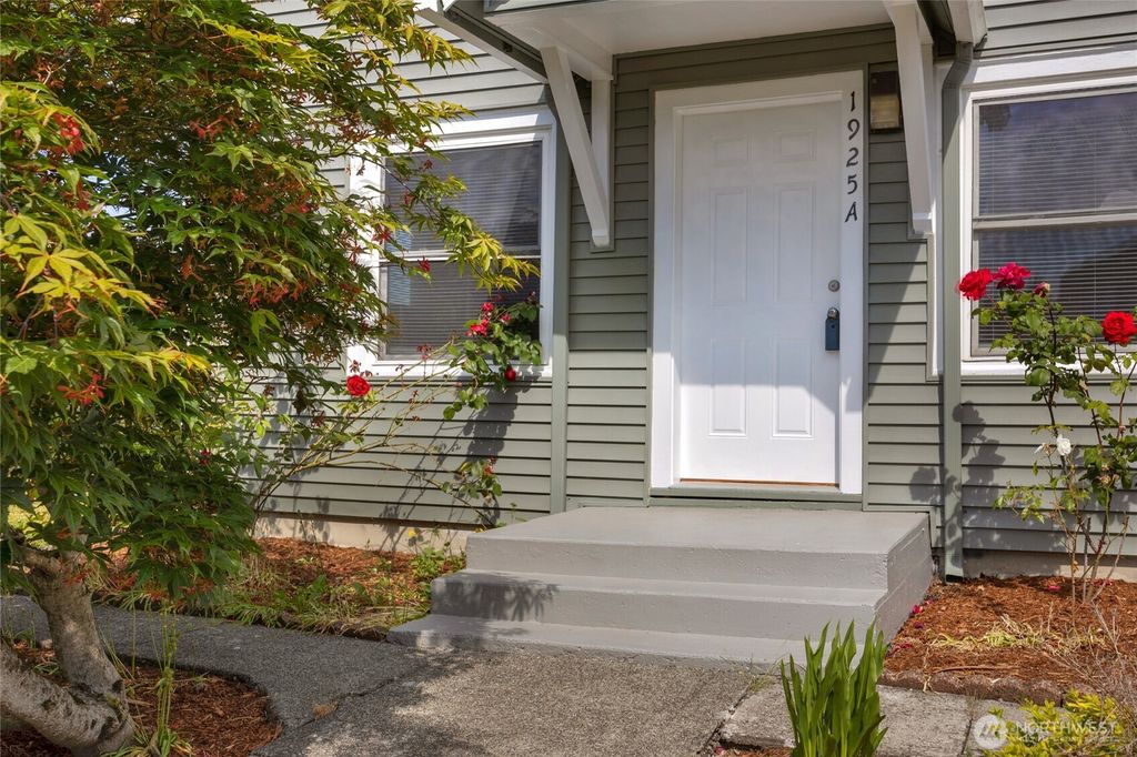 Photo of 1925 Lombard Ave #A, Everett, WA 98201 (MLS # 2395550)