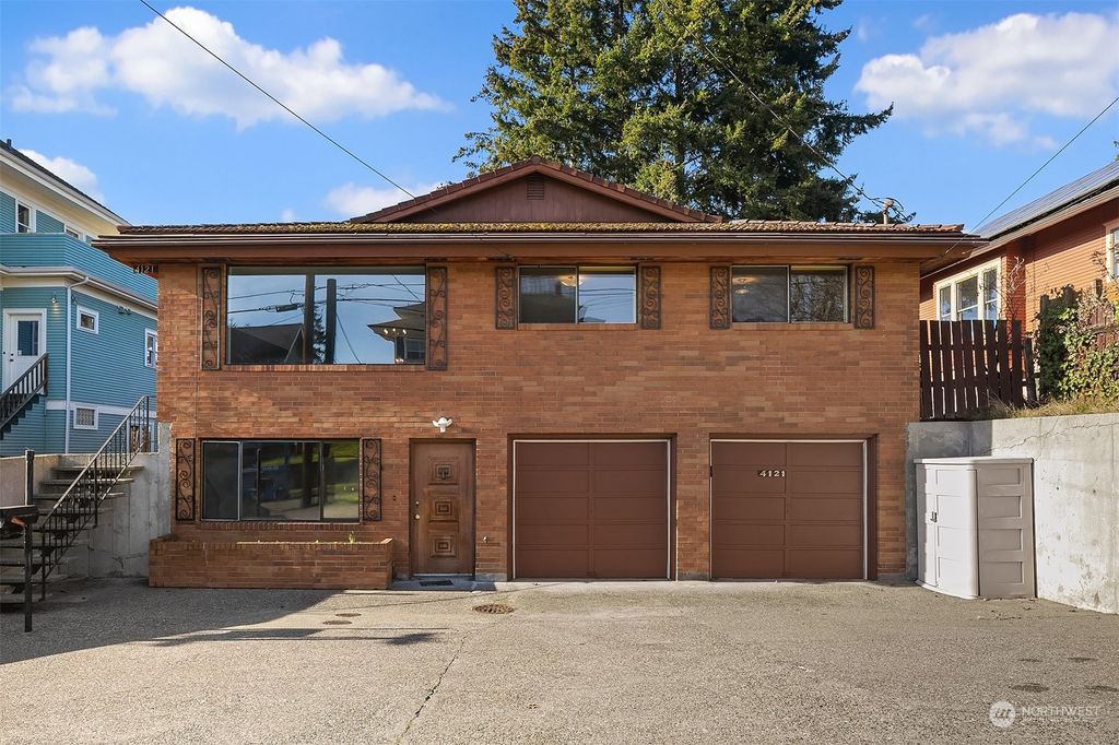 Photo of 4121 Burke Avenue N, Seattle, WA 98103 (MLS # 2327901)