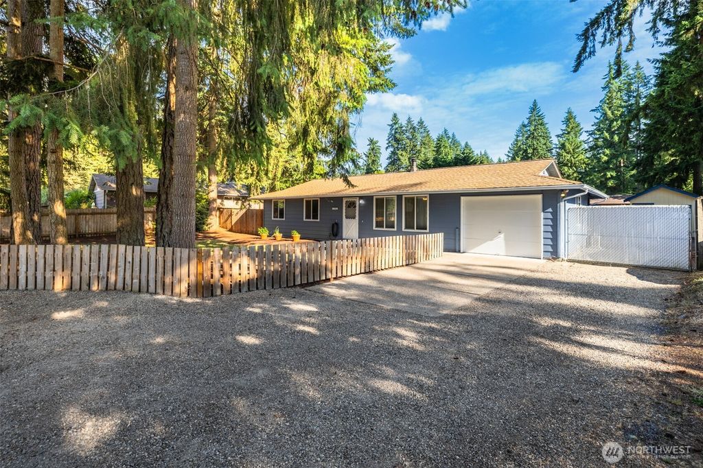Photo of 16119 SE 319th Street, Auburn, WA 98092 (MLS # 2407748)