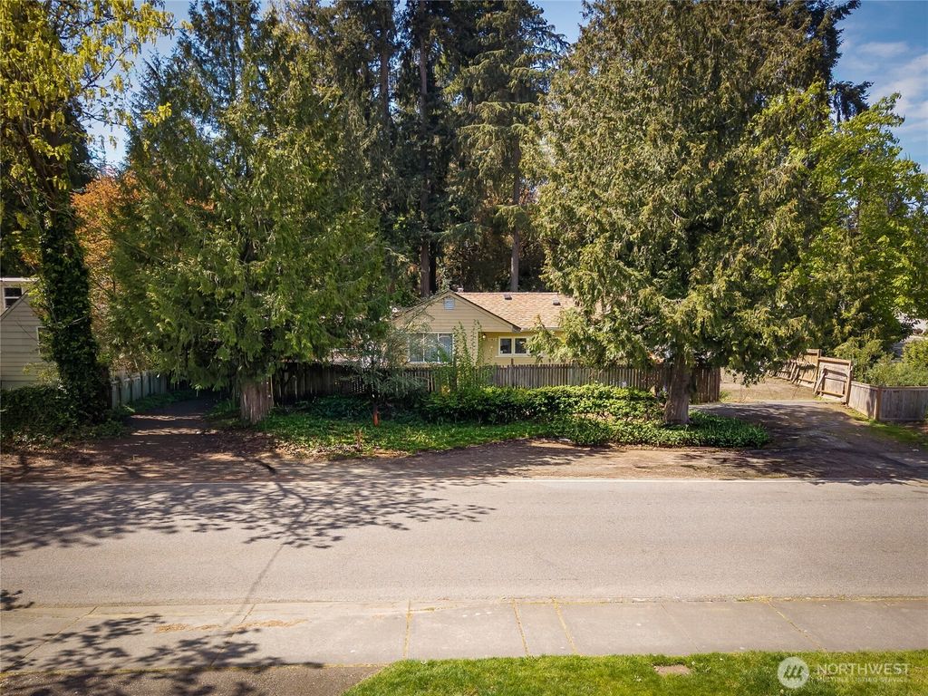 Photo of 17427 10th Avenue NE, Shoreline, WA 98155 (MLS # 2512460)