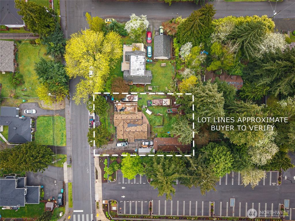 Photo of 17427 10th Avenue NE, Shoreline, WA 98155 (MLS # 2512460)