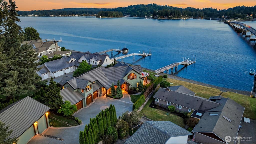 Photo of 8014 Warren Drive NW, Gig Harbor, WA 98335 (MLS # 2566536)