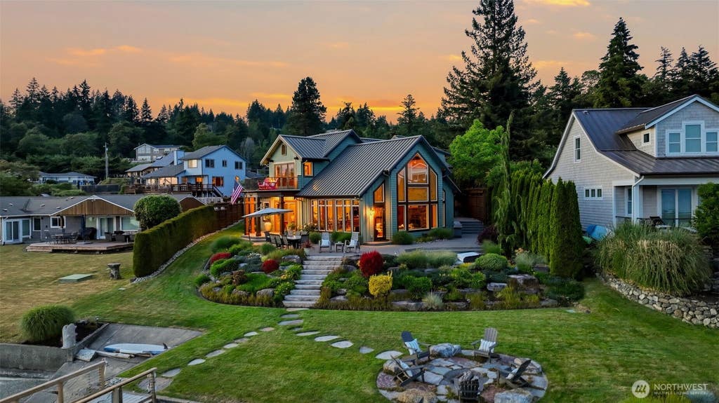 Photo of 8014 Warren Drive NW, Gig Harbor, WA 98335 (MLS # 2566536)