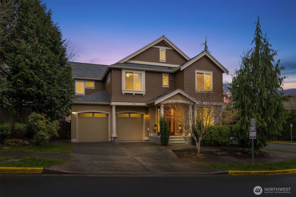 Photo of 16763 NE 121st ST, Redmond, WA 98052 (MLS # 2488834)