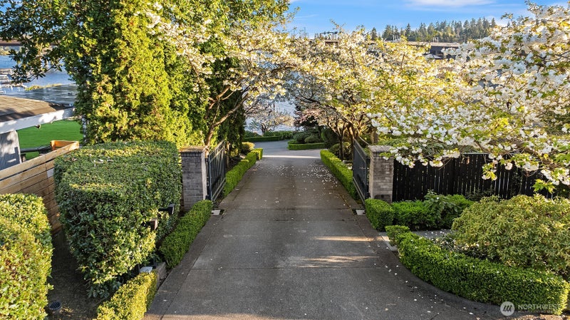 16 Enatai Drive