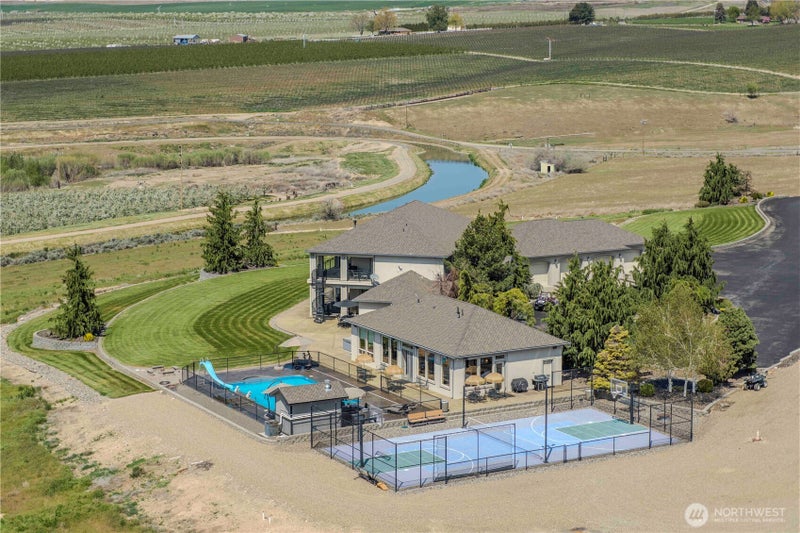 1050 Lewandowski Road