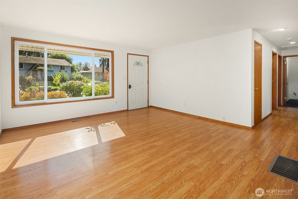 Photo of 1901 192nd Place SW, Lynnwood, WA 98036 (MLS # 2435201)