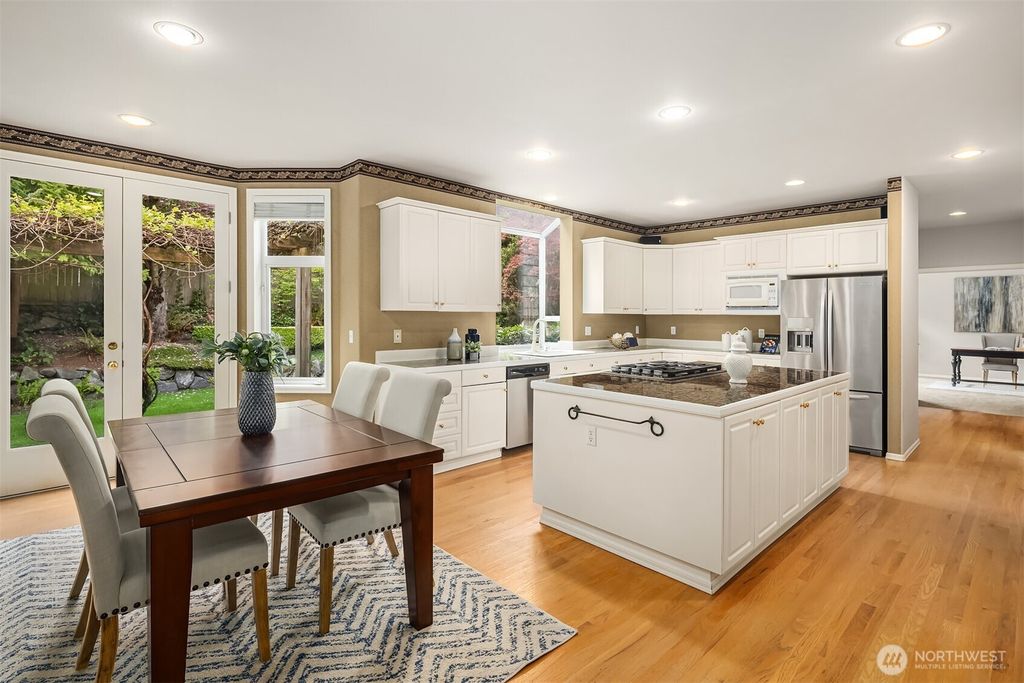 Photo of 16642 SE 48th Court, Bellevue, WA 98006 (MLS # 2365579)