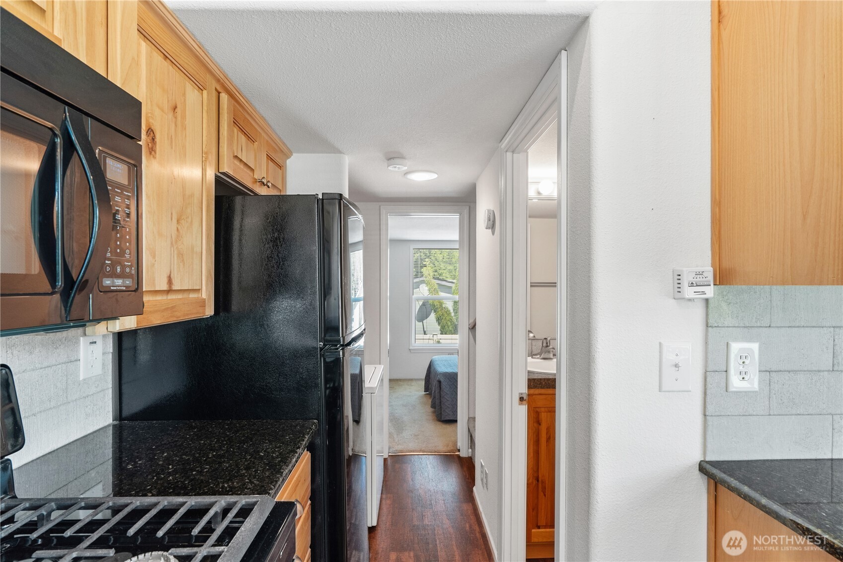 1019 Stanford Drive 32