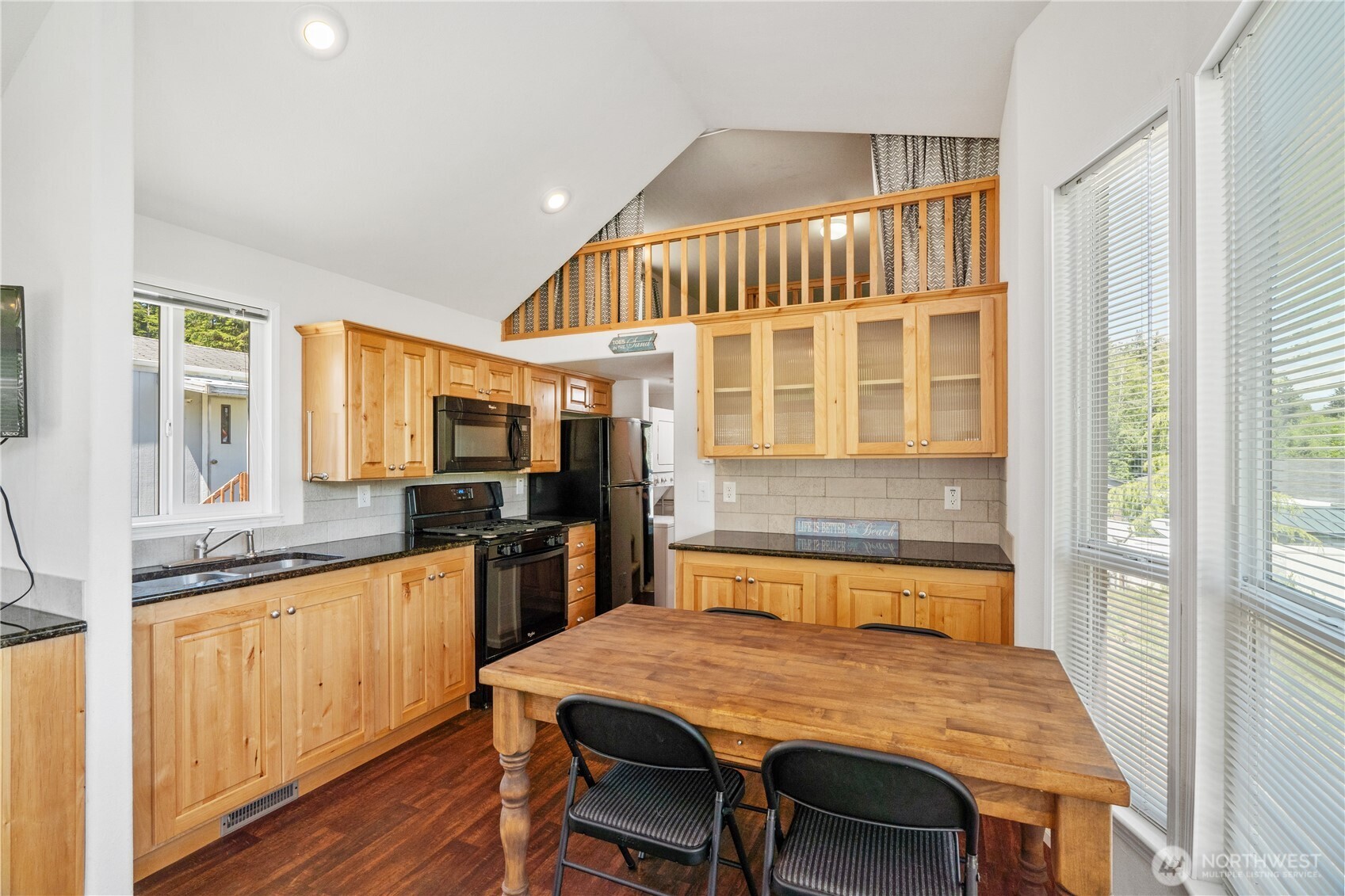 1019 Stanford Drive 32