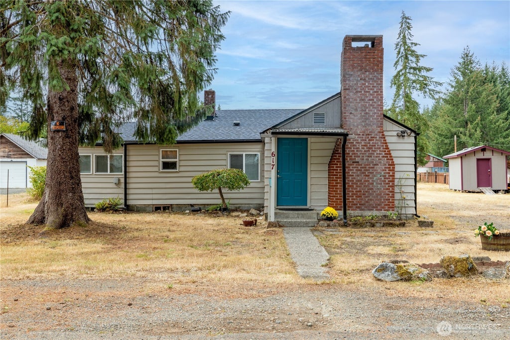Photo of 617 W H Street, Shelton, WA 98584 (MLS # 2582204)