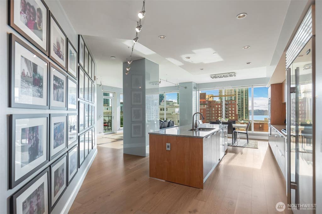 Photo of 1920 4th Avenue #1405, Seattle, WA 98101 (MLS # 2535955)