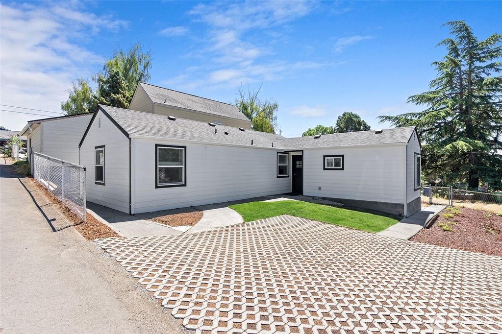 Photo of 9237 36th Avenue S #A, Seattle, WA 98118 (MLS # 2431260)