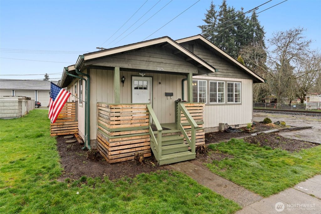 Photo of 1025 E St St, Centralia, WA 98531 (MLS # 2481193)