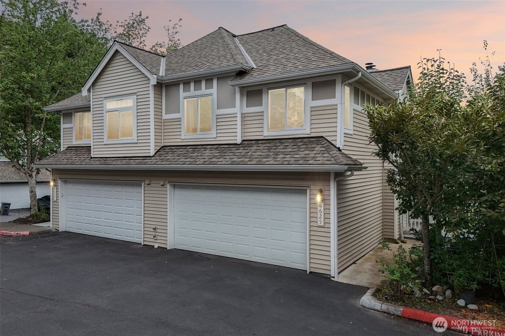 Photo of 6625 SE Cougar Mountain Way #2, Bellevue, WA 98006 (MLS # 2573759)