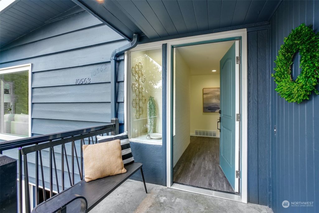 Photo of 10563 41st Place NE, Seattle, WA 98125 (MLS # 1995097)