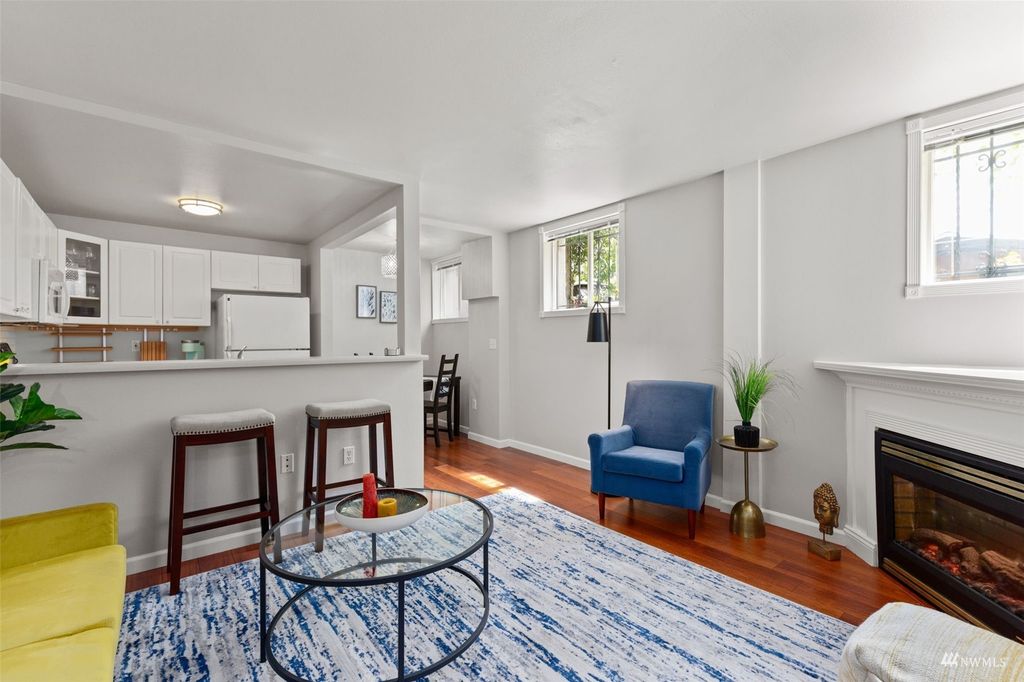 Photo of 403 Terry Avenue #4, Seattle, WA 98104 (MLS # 1987078)