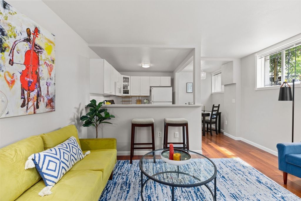 Photo of 403 Terry Avenue #4, Seattle, WA 98104 (MLS # 1987078)