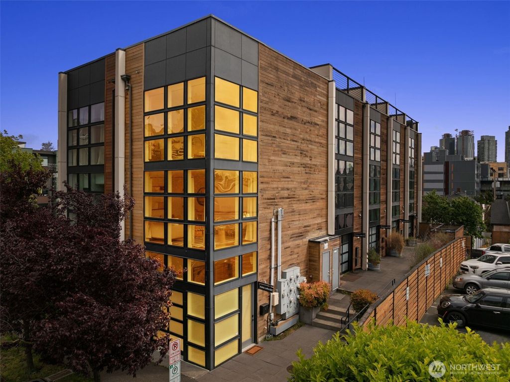 Photo of 623 Aloha Street, Seattle, WA 98109 (MLS # 2379290)