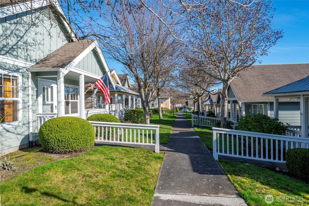 Photo of 161 W Whidbey Avenue #21, Oak Harbor, WA 98277 (MLS # 2472776)