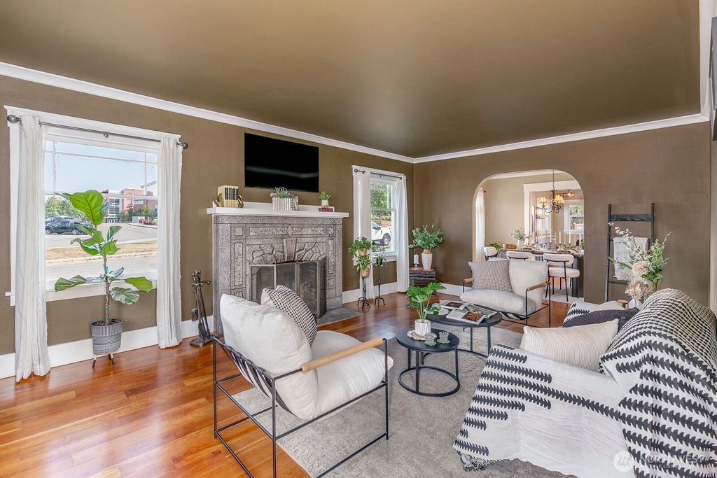 Photo of 431 Ave F, Snohomish, WA 98290 (MLS # 2430693)