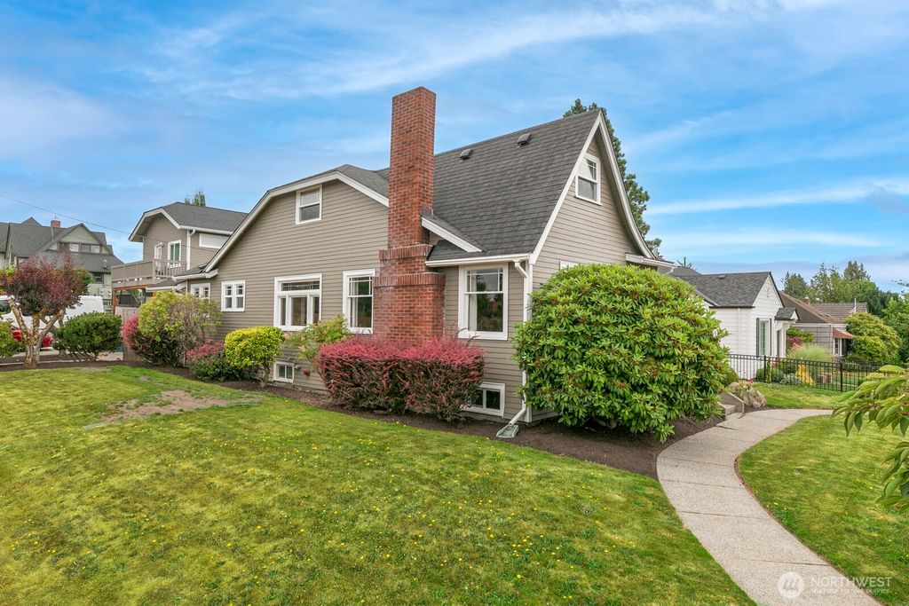 Photo of 431 Ave F, Snohomish, WA 98290 (MLS # 2430693)