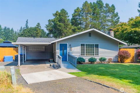 Photo of 20 E Oak Place, Shelton, WA 98584 (MLS # 2419689)