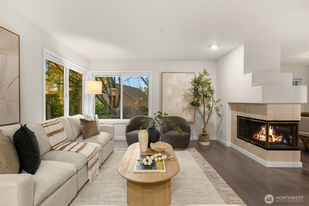 Photo of 501 Kirkland Avenue #1, Kirkland, WA 98033 (MLS # 2463312)