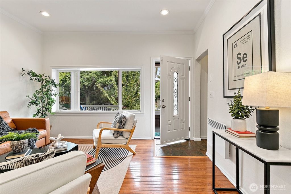 Photo of 1913 E Spruce Street, Seattle, WA 98122 (MLS # 2472732)