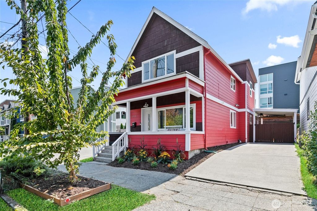 Photo of 1913 E Spruce Street, Seattle, WA 98122 (MLS # 2472732)